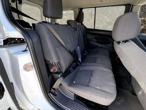 Used 2017 Ford Transit Connect XLT image 25