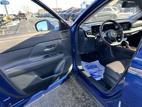 Used 2025 Nissan Kicks SR w/ SR Premium Package image 12