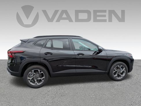 New 2026 Chevrolet Trax LT FWD image 25