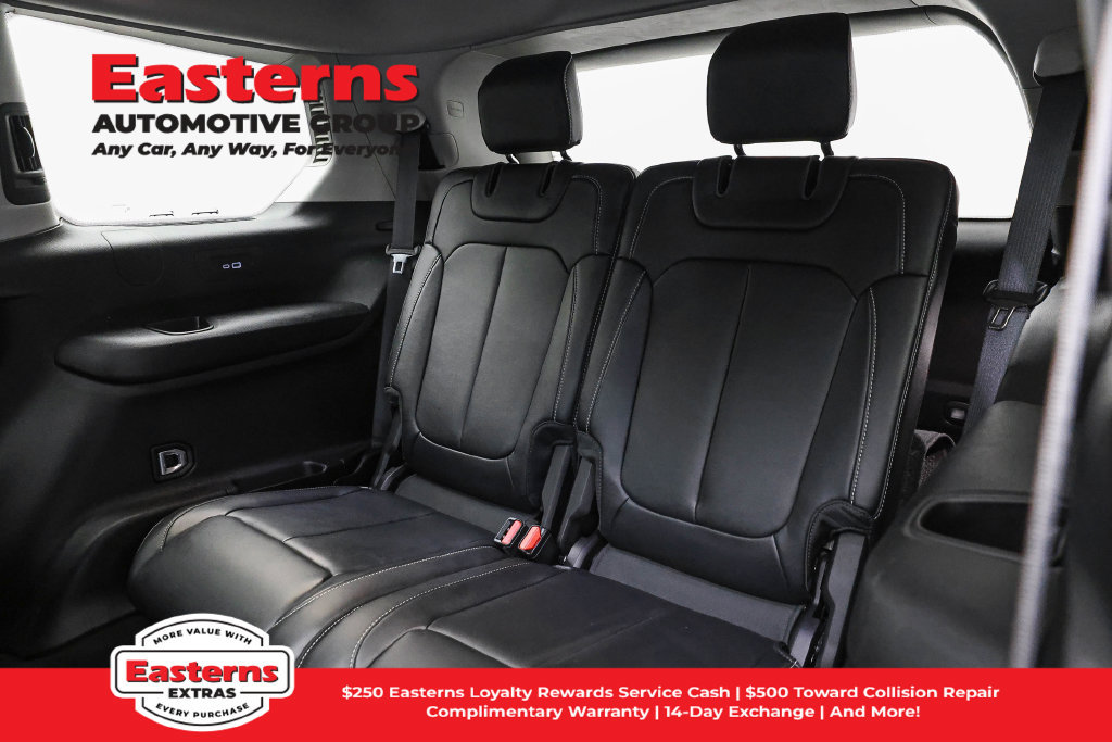 Used 2022 Jeep Grand Cherokee L Limited AWD/4WD image 30