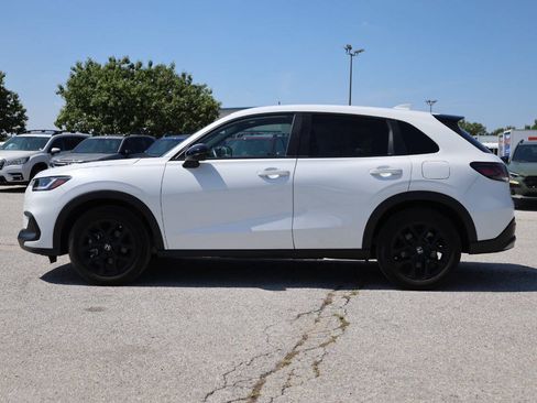 Used 2025 Honda HR-V Sport image 8