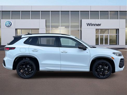 New 2026 Volkswagen Tiguan SE R-Line image 6