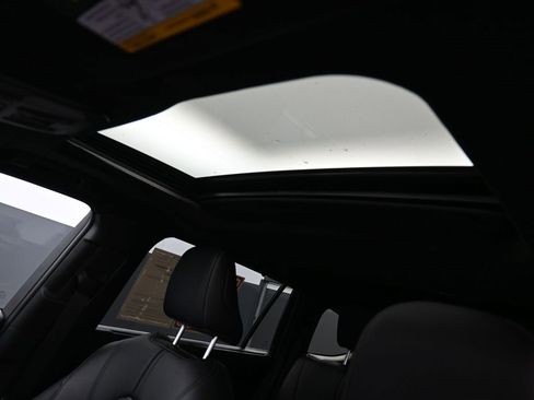 Certified 2025 Toyota Highlander XSE image 27