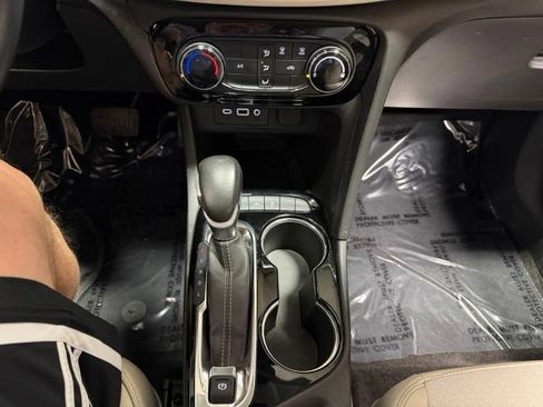 Used 2022 Buick Encore GX Preferred w/ Sport Touring Package FWD image 36