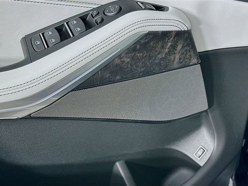 Used 2026 BMW X5 xDrive50e w/ Premium Package image 23