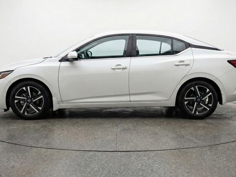 Used 2025 Nissan Sentra SV FWD image 5