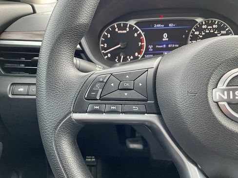 Used 2025 Nissan Altima 2.5 SV FWD image 15