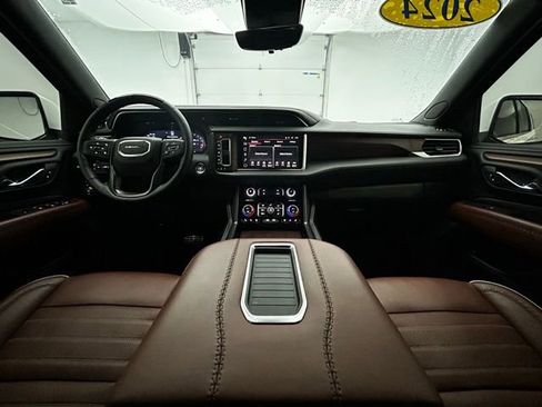 Used 2024 GMC Yukon XL Denali Ultimate image 2