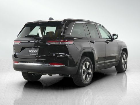 Used 2022 Jeep Grand Cherokee Limited 4xe w/ Luxury Tech Group II AWD/4WD image 5