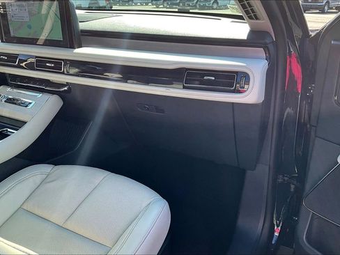 Used 2025 Lincoln Aviator Reserve w/ Illumination Package image 16