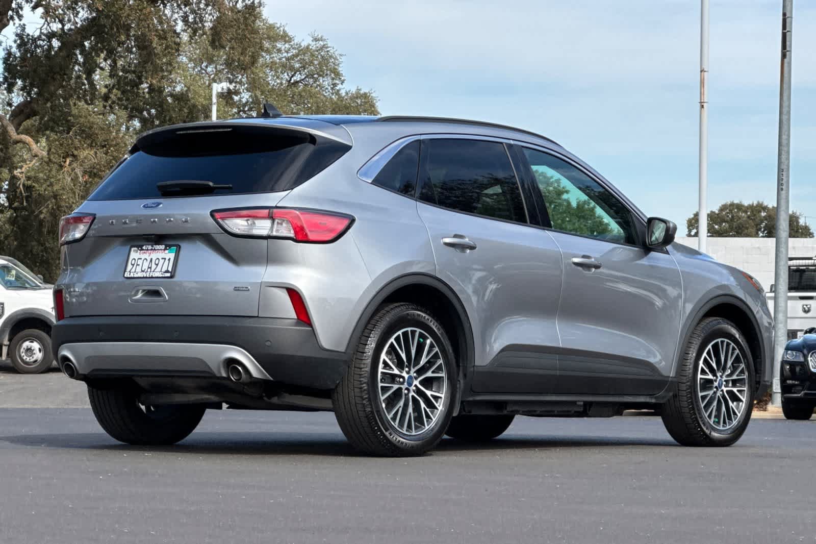 Used 2022 Ford Escape SEL w/ Technology Package FWD image 2