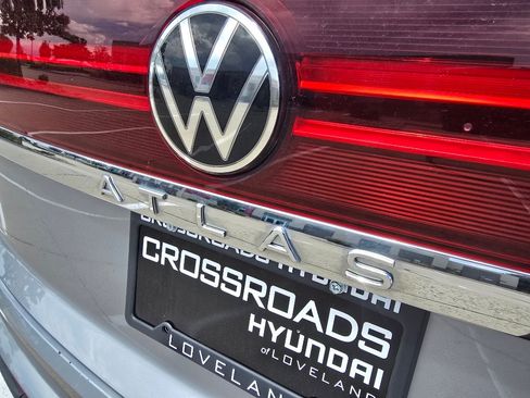 Used 2024 Volkswagen Atlas Cross Sport SE w/ Panoramic Sunroof Package AWD/4WD image 13
