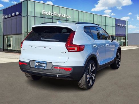 New 2026 Volvo XC40 B5 Ultra w/ Climate Package image 28