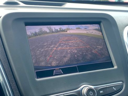 Used 2023 Chevrolet Equinox LT FWD image 29