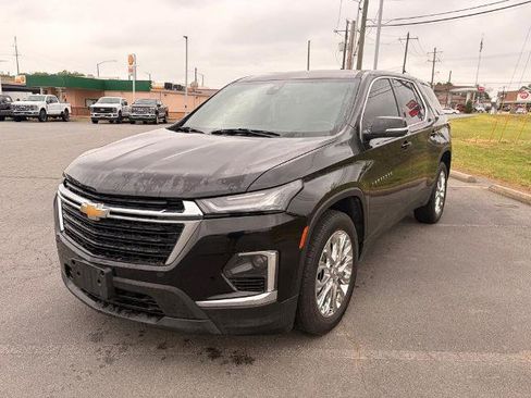 Used 2023 Chevrolet Traverse LS w/ Safety Package FWD image 3