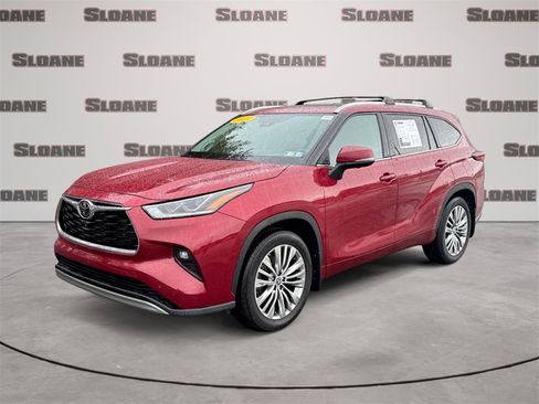 Used 2024 Toyota Highlander Platinum image 1