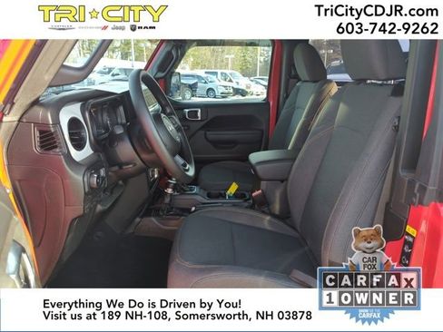 Used 2025 Jeep Wrangler Sport image 11