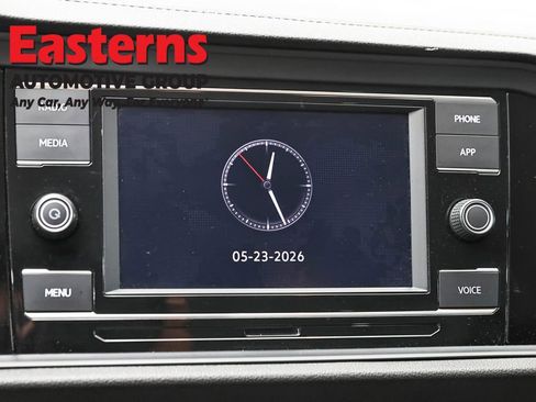 Used 2024 Volkswagen Jetta SE FWD image 18