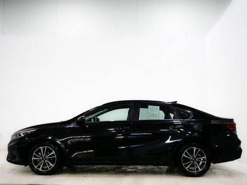 Used 2023 Kia Forte LXS image 5