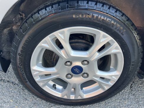 Used 2015 Ford Fiesta SE FWD image 21