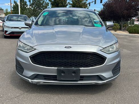 Used 2020 Ford Fusion SE FWD image 2