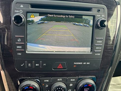 Used 2017 Buick Enclave Leather AWD/4WD image 10
