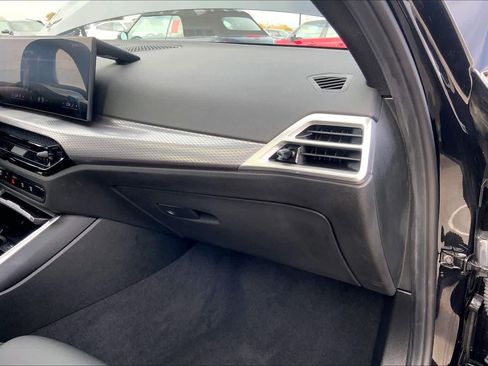 Certified 2025 BMW 330i Sedan image 18