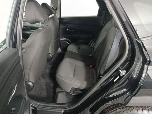 Used 2025 Hyundai Tucson SE image 10