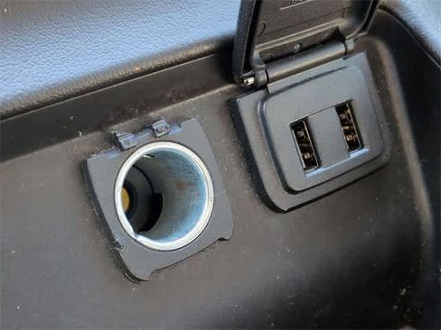 Used 2020 GMC Yukon SLE w/ SLE Value Package image 31