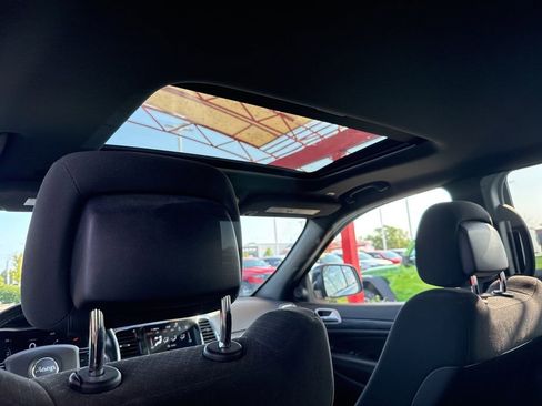 Used 2022 Jeep Grand Cherokee Laredo E w/ Security & Convenience Group image 25