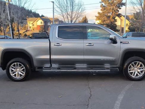 Used 2020 GMC Sierra 1500 SLT image 2