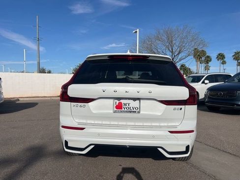 New 2026 Volvo XC60 B5 Plus w/ Climate Package PRO AWD/4WD image 5