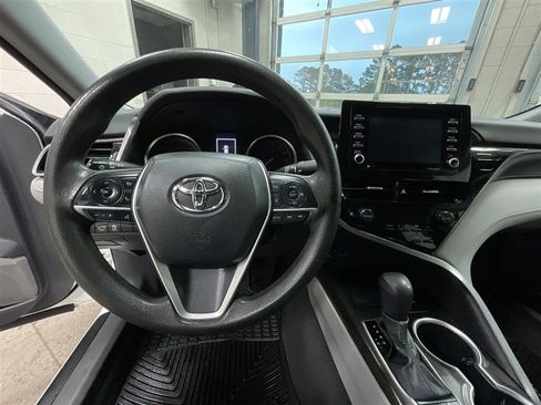 Used 2021 Toyota Camry LE FWD image 14