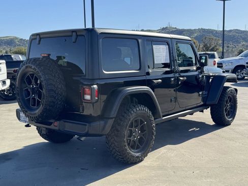 Certified 2025 Jeep Wrangler Willys image 7