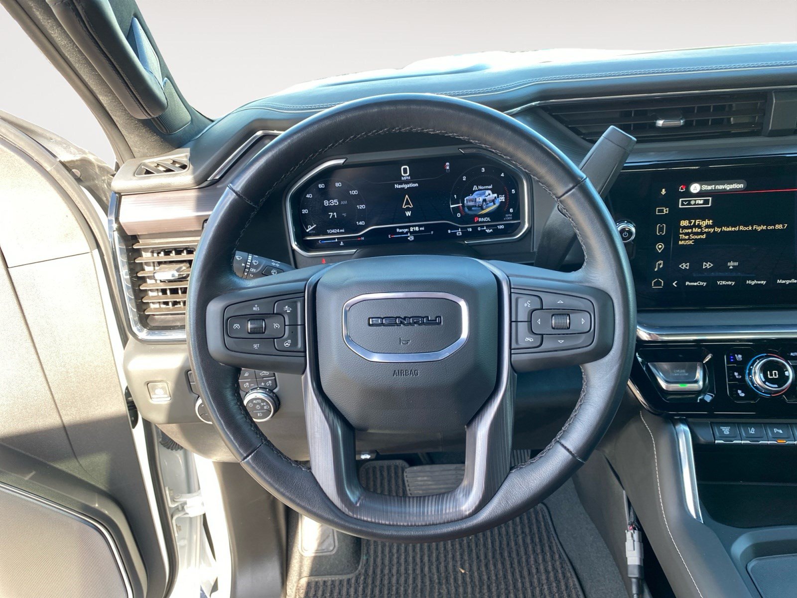 Used 2024 GMC Sierra 2500 Denali Ultimate AWD/4WD image 13