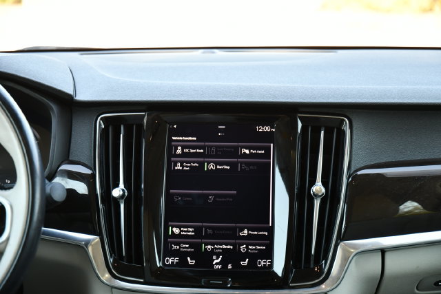 Used 2018 Volvo S90 T5 Momentum w/ Momentum Plus Package AWD/4WD image 20
