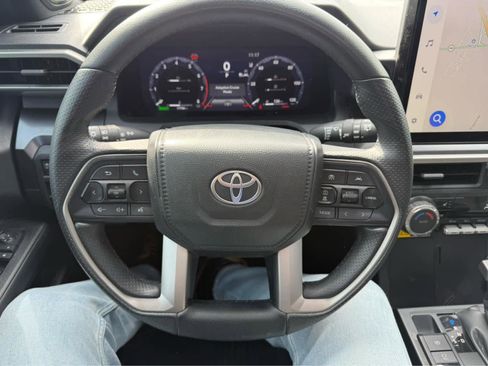 Used 2025 Toyota 4Runner TRD Off-Road Premium image 19