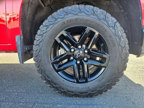 Used 2021 Chevrolet Silverado 1500 LT Trail Boss AWD/4WD image 9