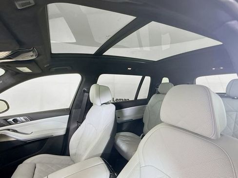 Used 2024 BMW X7 xDrive40i w/ Parking Assistance Package image 22