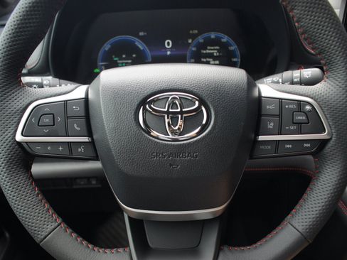 Used 2026 Toyota Sienna XSE FWD image 20