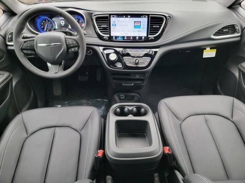 New 2026 Chrysler Pacifica Select w/ S Appearance Package AWD/4WD image 26