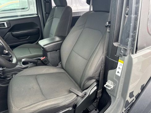 Used 2020 Jeep Wrangler Sport image 15