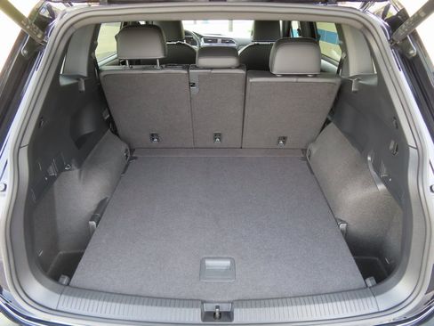 Used 2024 Volkswagen Tiguan SE R-Line image 19