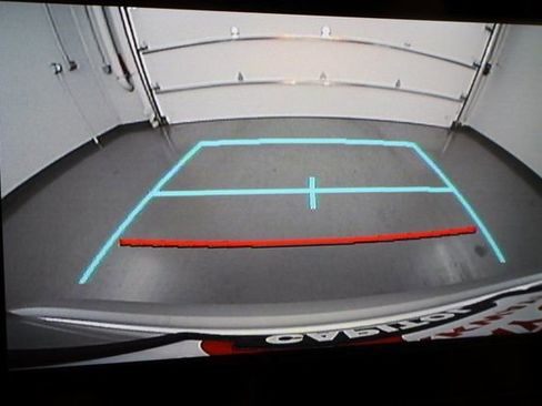 Used 2020 Toyota Corolla LE image 24