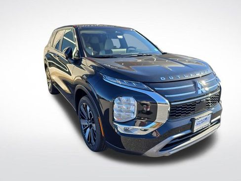 New 2025 Mitsubishi Outlander SE image 7