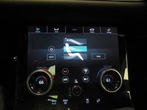 Used 2020 Land Rover Range Rover Evoque SE image 39