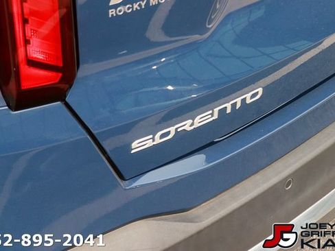 Certified 2024 Kia Sorento S w/ Panoramic Sunroof Package FWD image 9