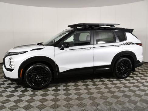 New 2026 Mitsubishi Outlander AWD image 9