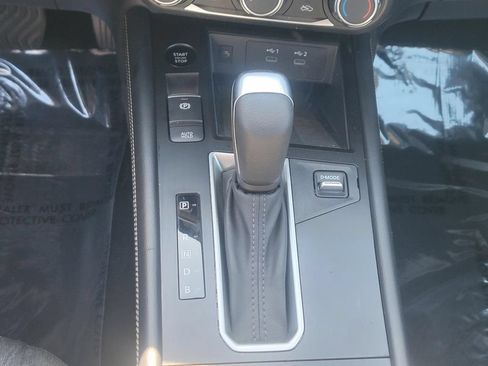 Used 2025 Nissan Kicks SV AWD/4WD image 29