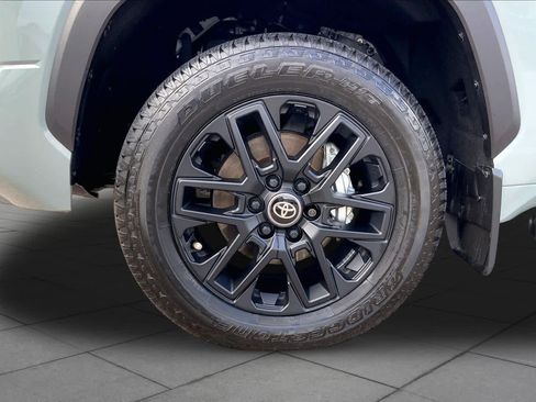 Used 2026 Toyota Tundra Limited AWD/4WD image 11